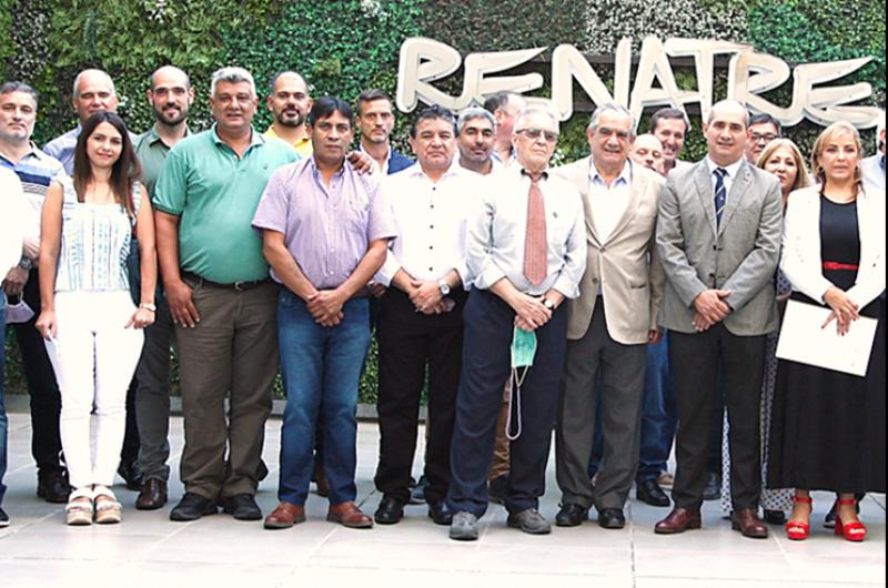 Delegacioacuten jujentildea participoacute de celebraciones por los 20 antildeos de Renatre
