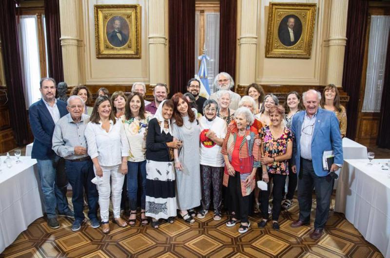 Cristina Kirchner recibioacute a organismos defensores de los derechos humanos 