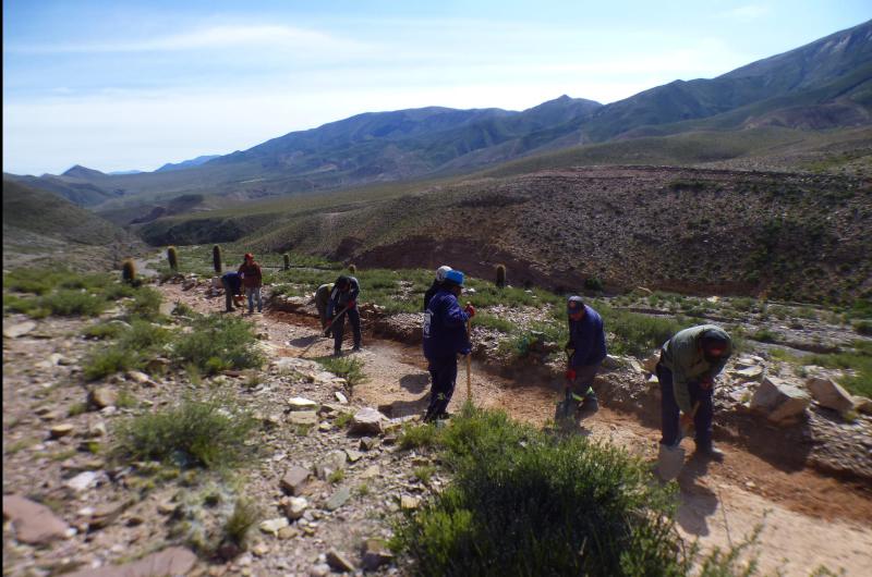  Tilcarentildeos dejaron en oacuteptimas condiciones el camino hacia el Abra de Punta Corral