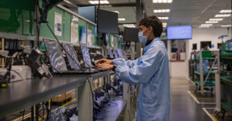 Afirman que la actividad industrial registroacute en febrero una mejora de 108-en-porciento- interanual