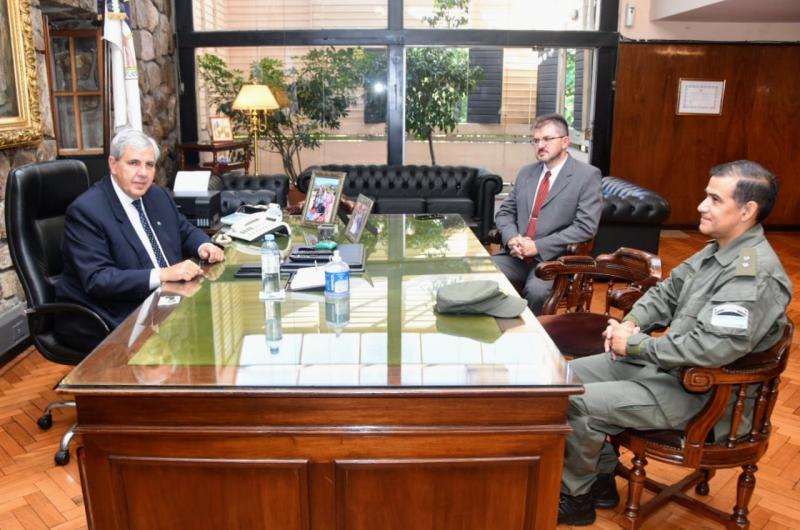 El Vicegobernador recibioacute la visita del Jefe del Escuadroacuten 53 de Gendarmeriacutea