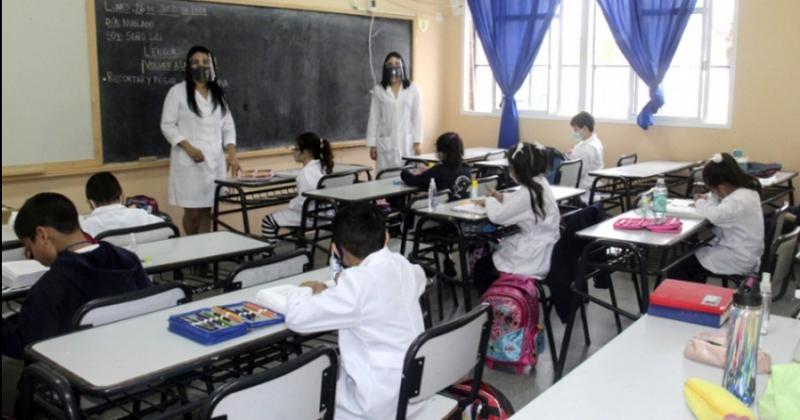 Una hora maacutes de clase por diacutea en las escuelas primarias