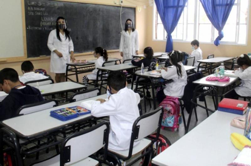 Una hora maacutes de clase por diacutea en las escuelas primarias