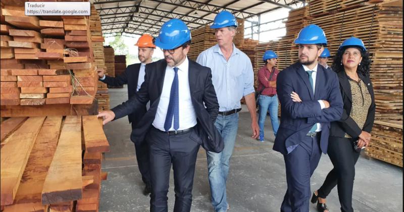 Embajador de Italia en Argentina visitoacute centro foresto industrial de Arrayanal