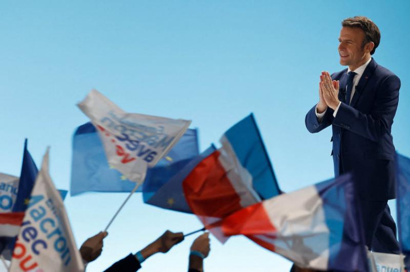 Con recorridas por Francia Macron y Le Pen arrancan la carrera hacia el balotaje