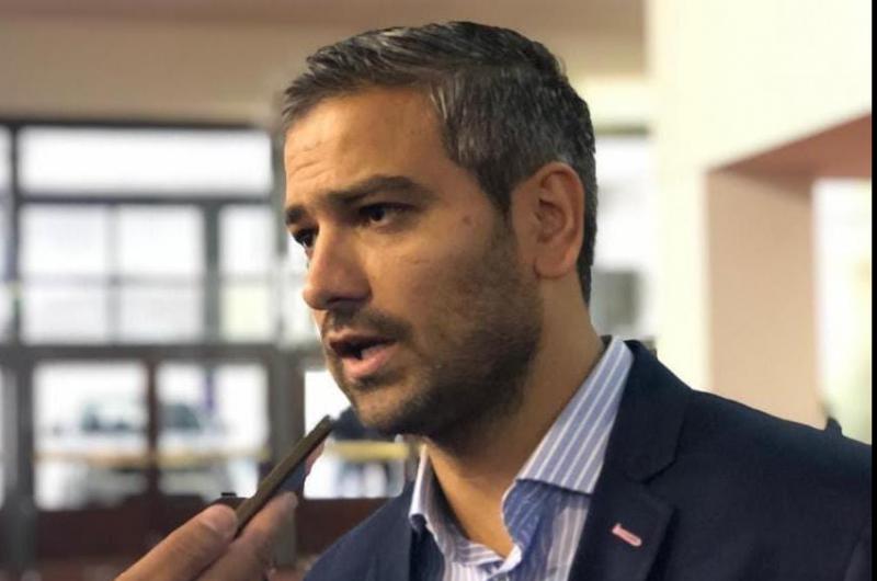 Cardozo sugiere atrasar una hora los relojes para promover el ahorro energeacutetico