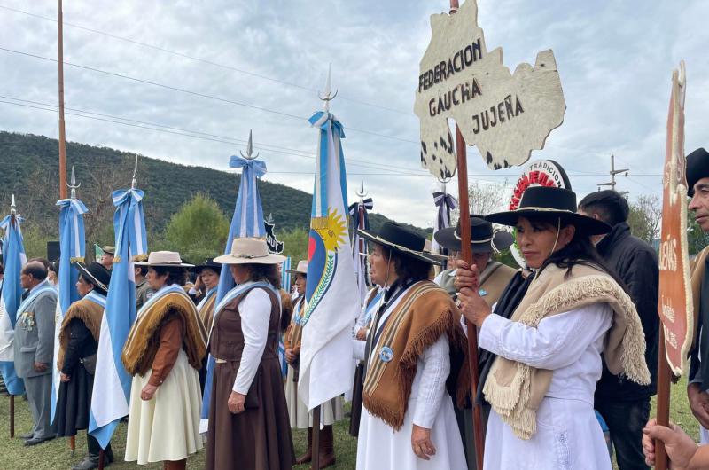 Centros gauchos eligen a la paisana del Diacutea Grande de Jujuy