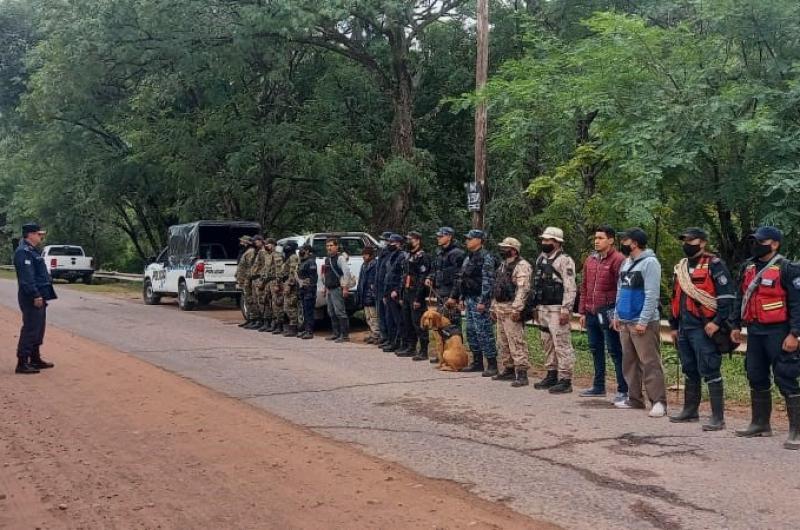 Policiacuteas rescataron a un pescador extraviado