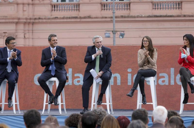 Presentaron proyecto que ampliacutea las licencias por maternidad y paternidad