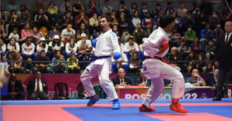 Patricio Montalvetti logroacute la medalla de plata en Karate