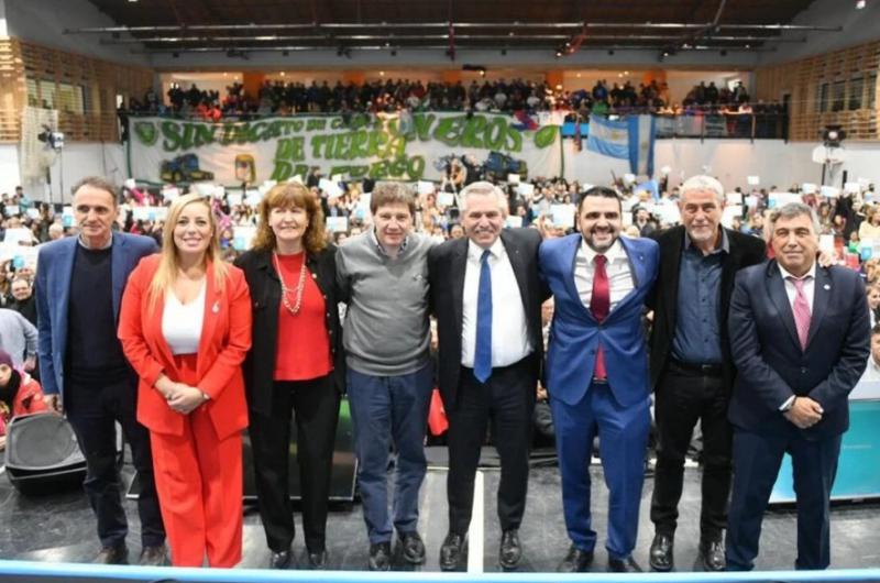 Trabajar juntos y unidos rinde sus  frutos afirmoacute Alberto Fernaacutendez 