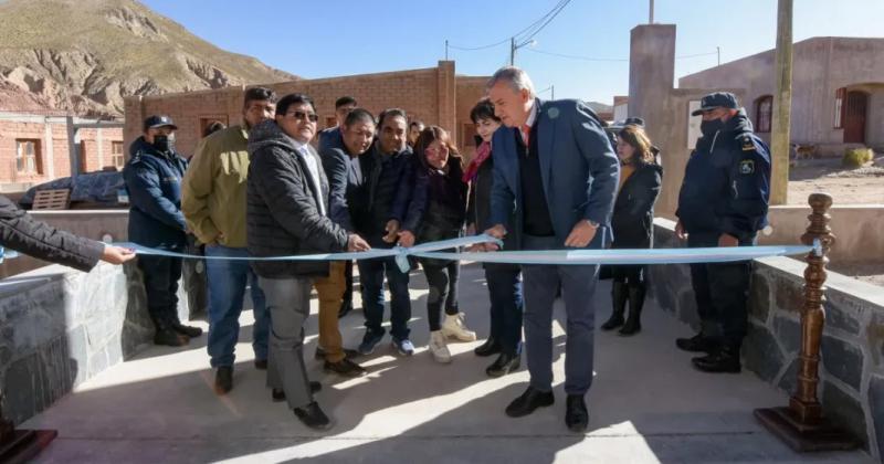 Morales inauguroacute el Colegio Secundario Ndeg 18 de Coranzuliacute