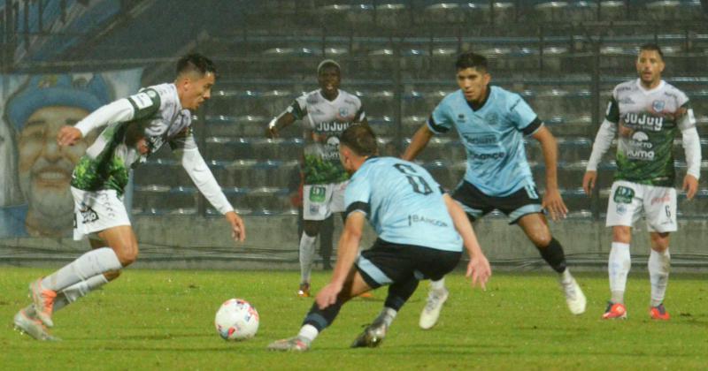 Gimnasia vencioacute a Belgrano en una noche inolvidable