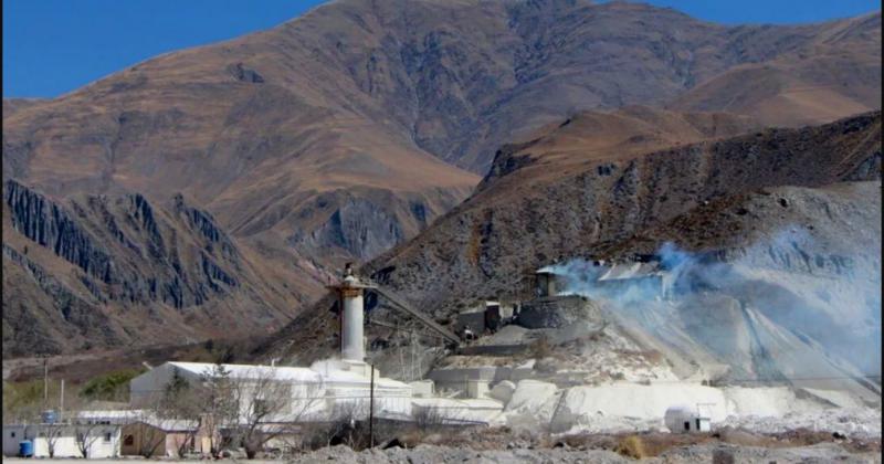 Calcularaacuten la huella de carbono de reconocida  faacutebrica de cal localizada en Volcaacuten