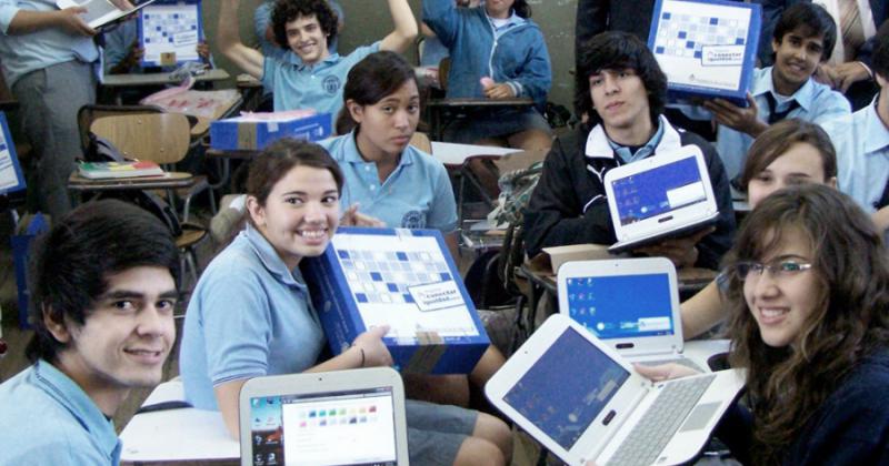 Debaten el uso de la tecnologiacutea para potenciar los aprendizajes en presencialidad