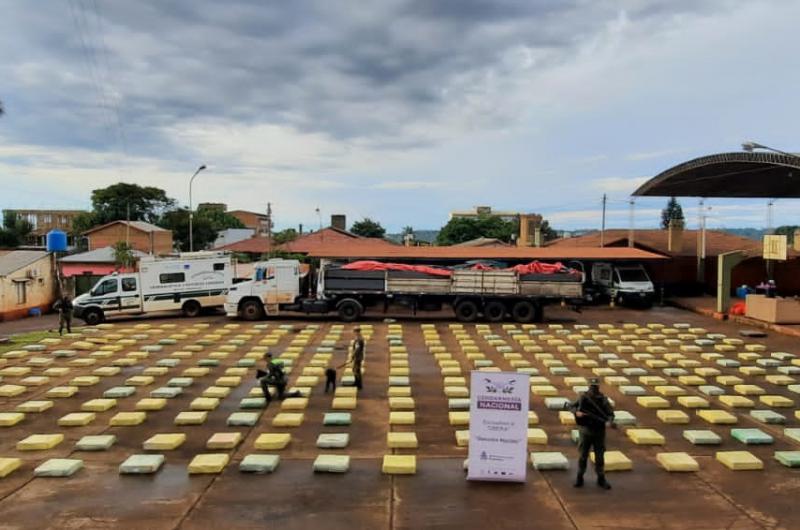 Iba en un camioacuten brasilentildeo con nueve toneladas de marihuana