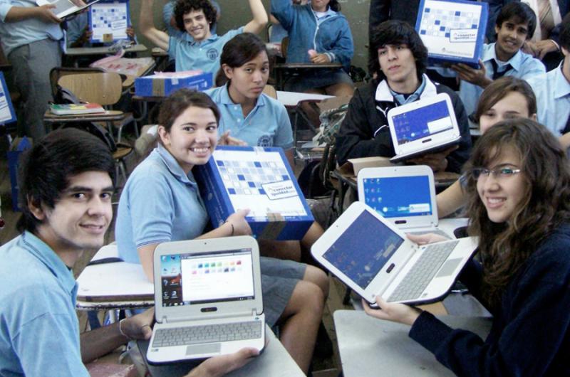 Debaten el uso de la tecnologiacutea para potenciar los aprendizajes en presencialidad