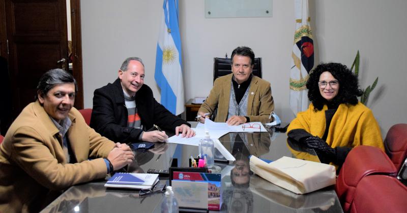 La Universidad de Jujuy y la Caacutemara Pyme rubricaron un convenio de cooperacioacuten