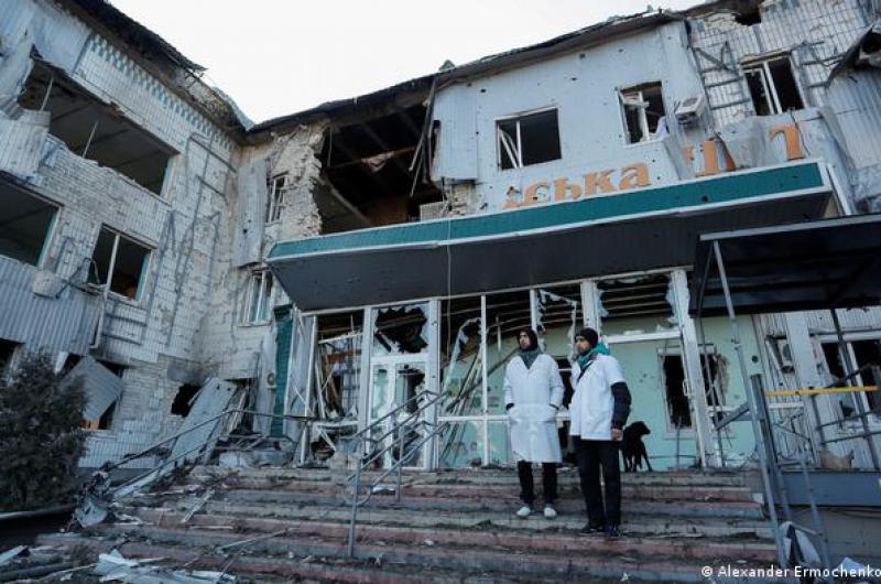 OMS condena los bombardeos rusos de hospitales en Ucrania