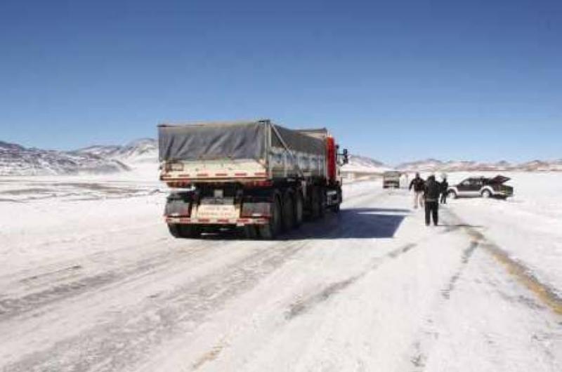 Interrumpido el traacutensito por Paso de Jama debido a intensa nevada