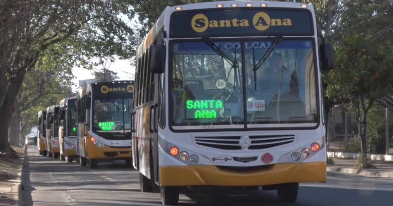 Los colectivos volvieron a circular por la ciudad