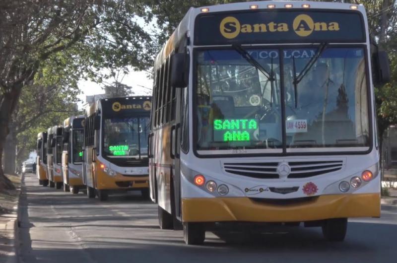 Los colectivos volvieron a circular por la ciudad