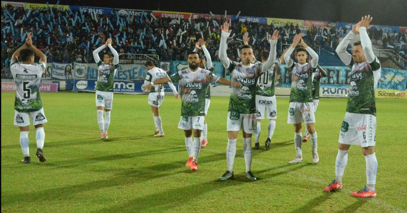 Gimnasia enfrenta a Racing de Coacuterdoba 