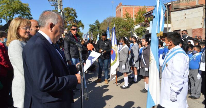 Alumnos de cuarto grado juraron a la Bandera 