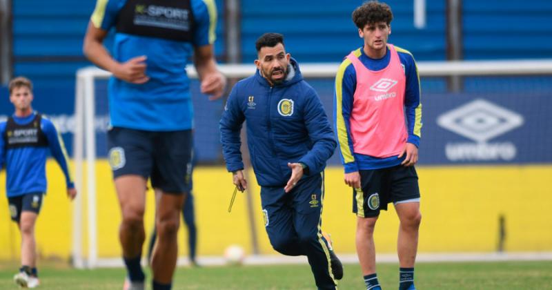 El Chapa Retegui no trabajaraacute con Tevez en Rosario Central