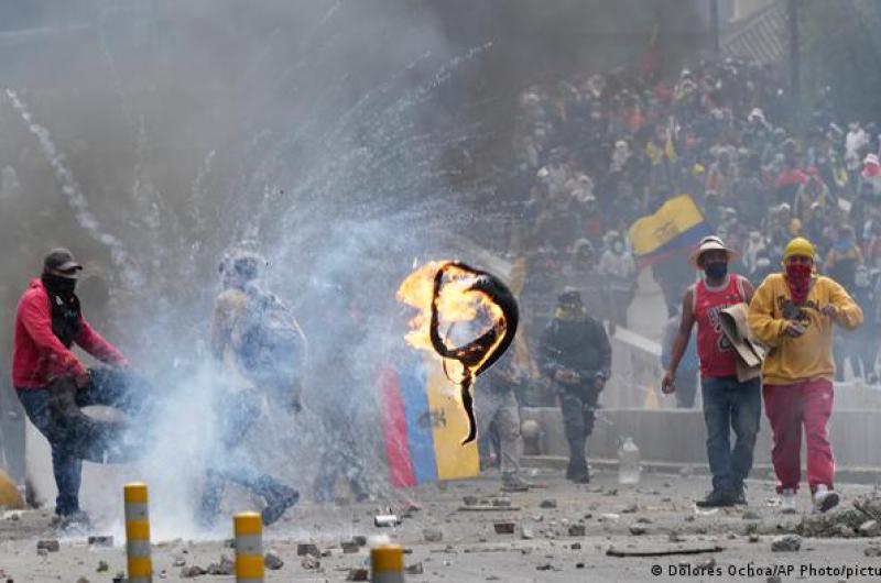 Gobierno de Ecuador desestimoacute derogar estado de excepcioacuten que piden indiacutegenas