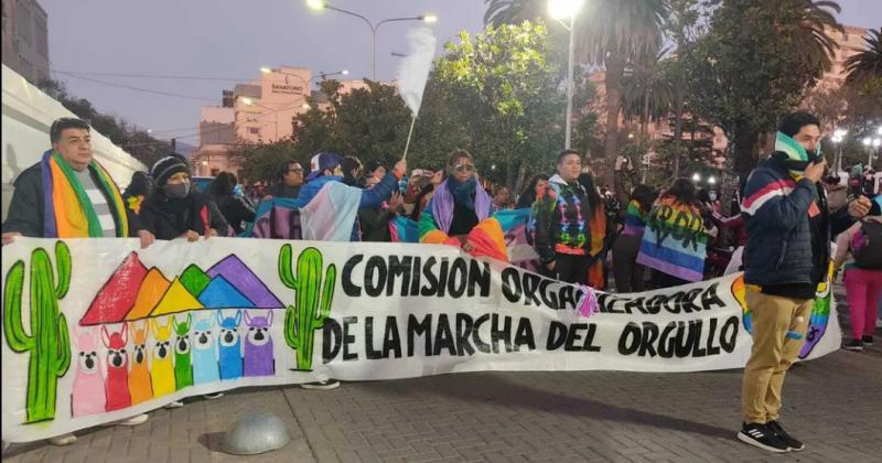 Tambieacuten en Jujuy marcharon por el Diacutea Internacional del Orgullo LGBT
