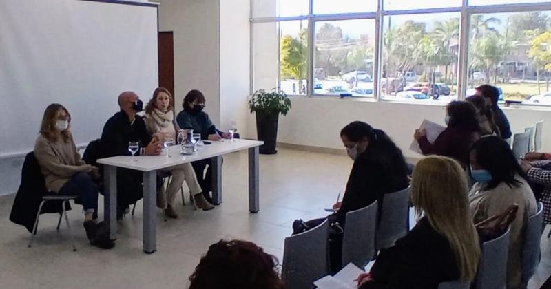 Acuerdan licencias para docentes asesores