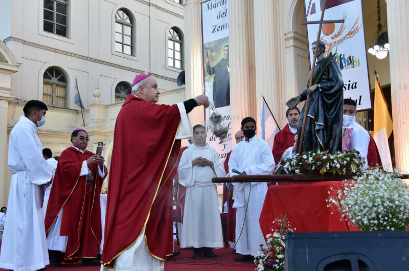 Jujuy rindioacute homenaje al beato Pedro Ortiz de Zaacuterate