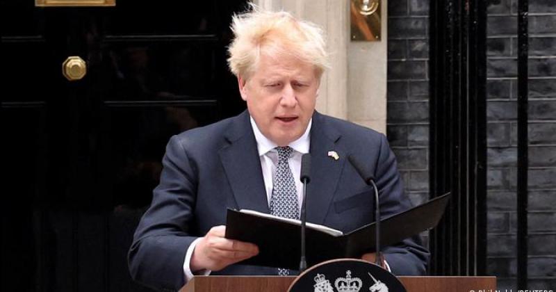 Los escaacutendalos terminan con el premier britaacutenico Boris Johnson