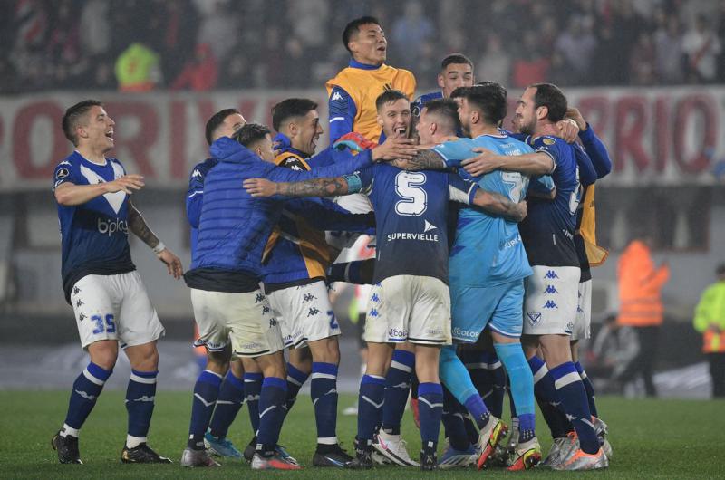 Veacutelez eliminoacute a River por loctavos de la Copa Libertadores 