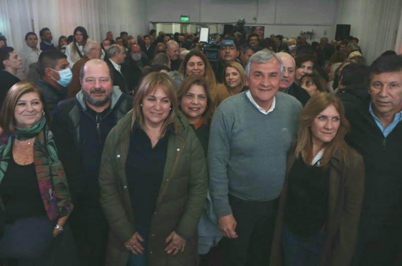Con la conduccioacuten de Morales la UCR hace pie en la provincia de Buenos Aires