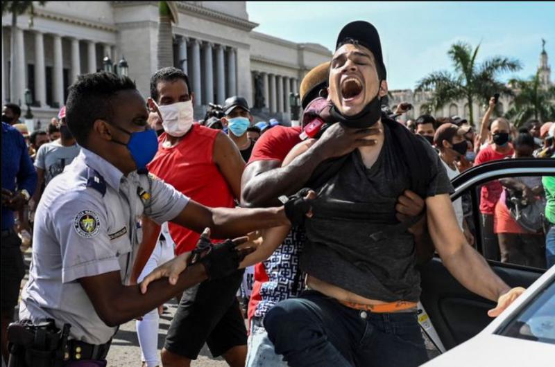 El malestar crece en Cuba un antildeo despueacutes de las protestas del 11-J