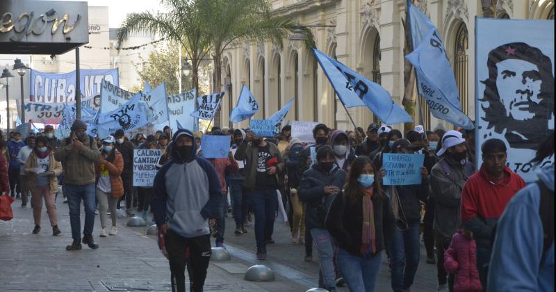 Organizaciones sociales protagonizaron una nueva marcha por el centro capitalino