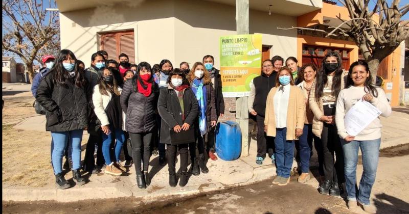 La Comisioacuten de Ambiente visitoacute punto blanco de acopio de aceite usado de cocina