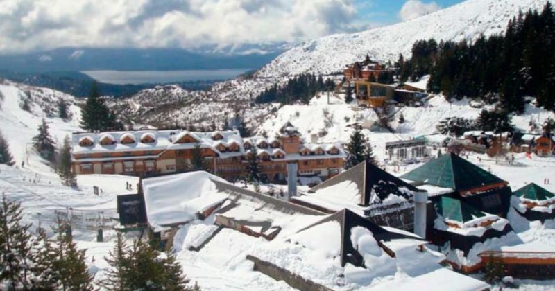 Intenso movimiento turiacutestico en el inicio de las vacaciones de invierno