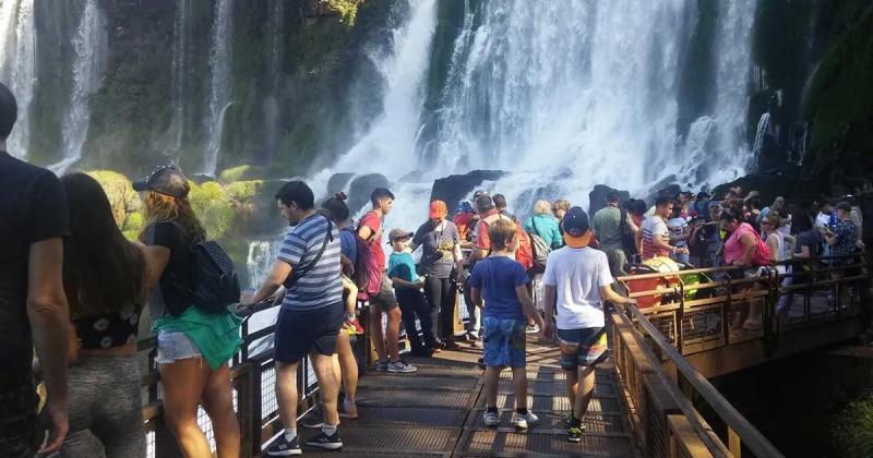 Cerca de 15 millones de turistas visitaron el paiacutes y gastaron US 1400 millones