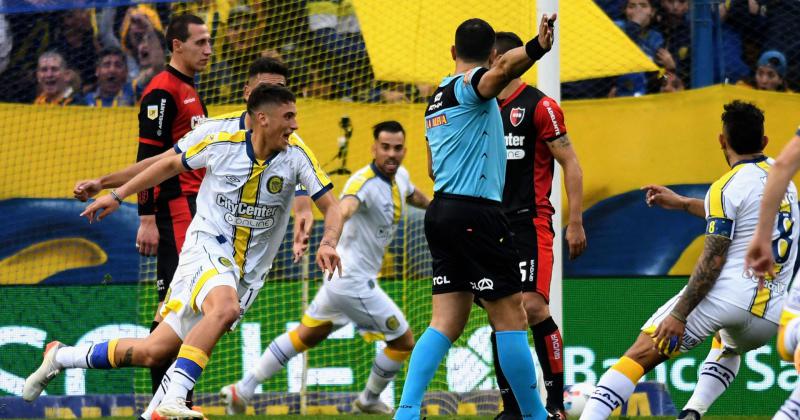 El Central de Tevez se quedoacute con el claacutesico de Rosario- vencioacute 1 a 0 a Newells