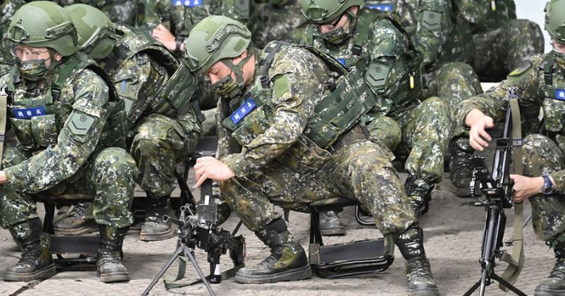 Taiwaacuten realiza ejercicios militares ante una posible invasioacuten por parte de China