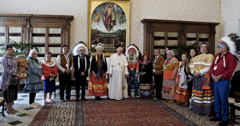 El Papa pidioacute perdoacuten a los indiacutegenas por rol de cristianos en su destruccioacuten cultural