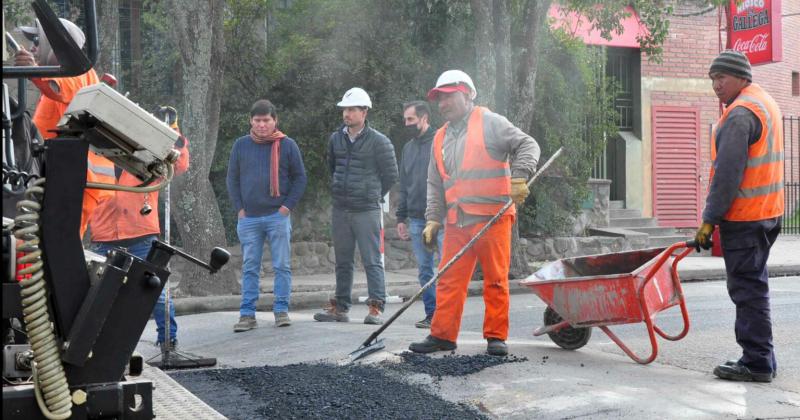 Se puso en marcha el trabajo de repavimentacioacuten de avenida Illia