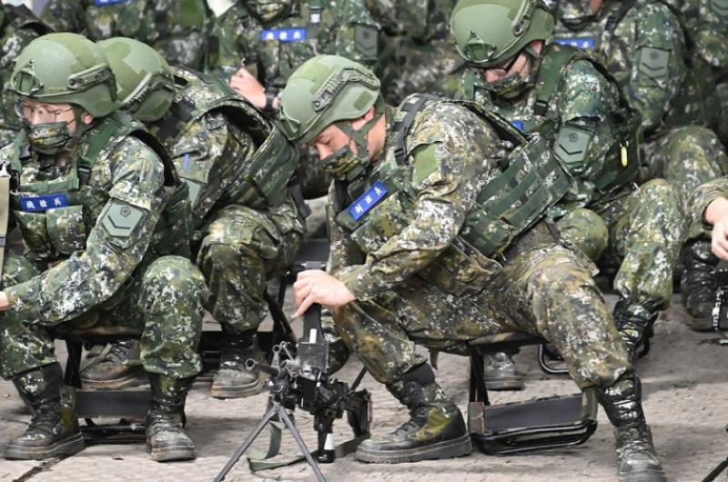 Taiwaacuten realiza ejercicios militares ante una posible invasioacuten por parte de China