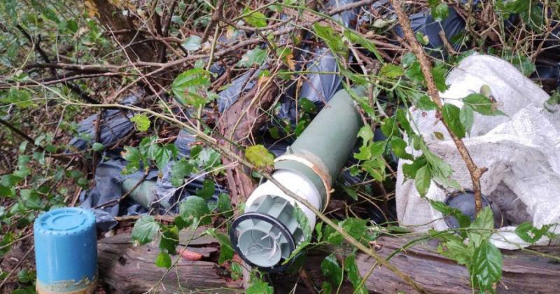 Encontraron armas cohetes y granadas en la entrada a un camping