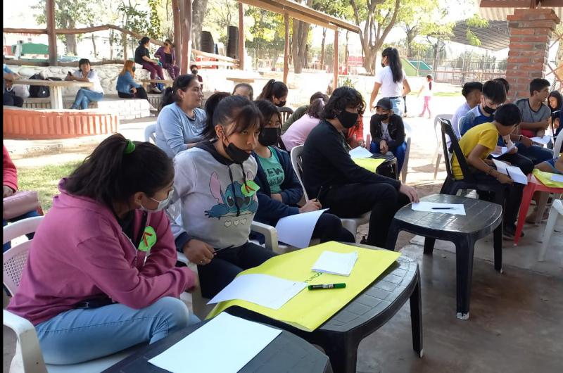 Jornada de Sensibilizacioacuten en Identidad de Ntildeande Reko Guaraniacute