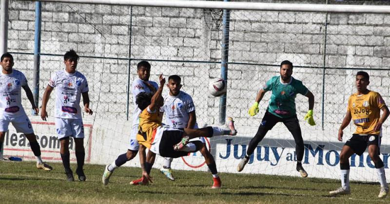 Talleres es lo dio vuelta a Zapla y jugaraacute la final ante La Mona 44