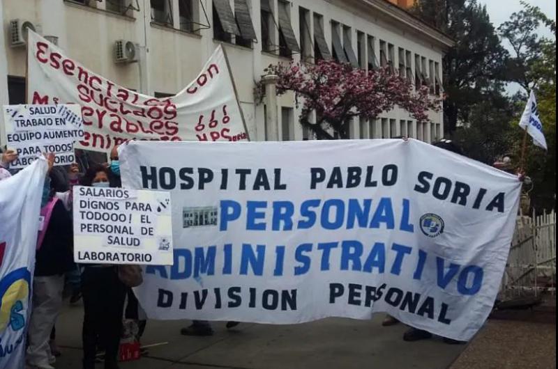 Trabajadores de la salud realizaron un nuevo abrazo simboacutelico